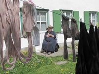 Reizwäsche vor dem Haus
