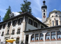 Tschagguns Gasthaus Löwen und Liebfrauenkirche