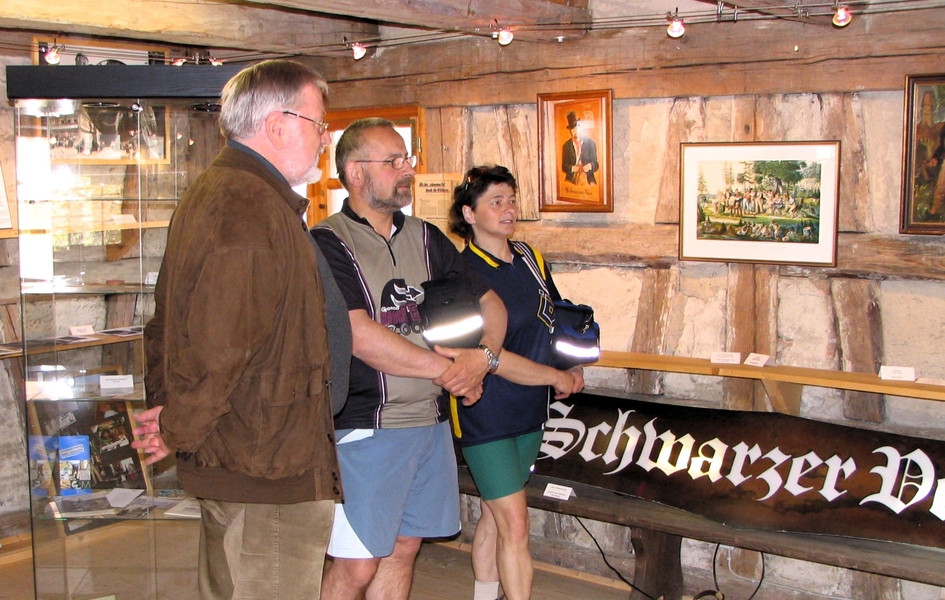 Ausstellungsbesucher in Ittenhausen