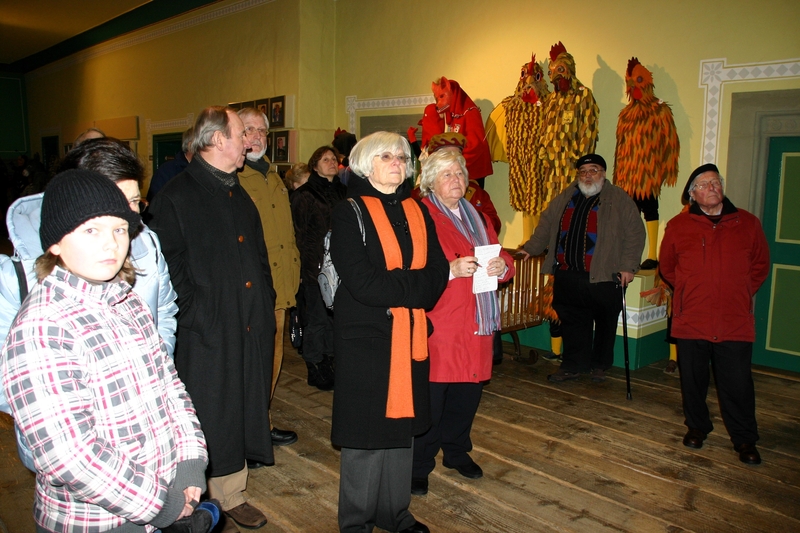 Ausstellung und Führung im hölzernen Gang