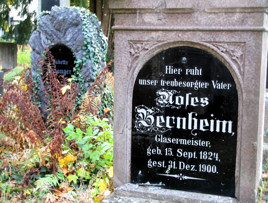 Grabstein-12