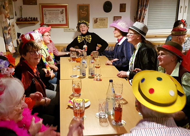 Fröhliche Narrengesellschaft